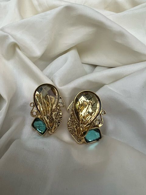 2500pkr 22us .......